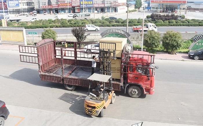 振動(dòng)篩裝車(chē)發(fā)貨 外貿(mào)振動(dòng)篩發(fā)貨
