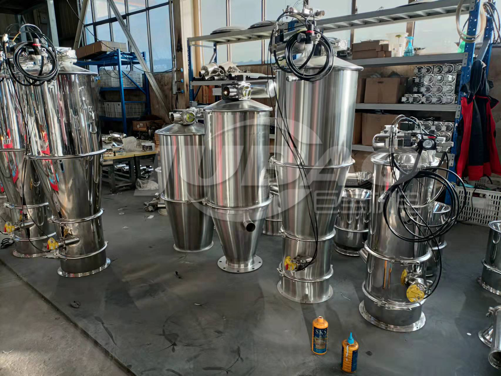 真空上料機靠什么來控制輸送速度的