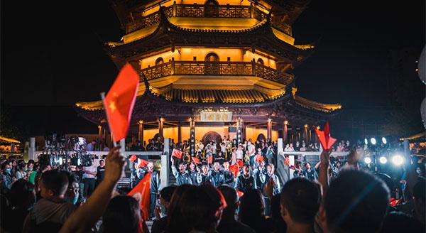 燃！快閃唱響《我和我的祖國》，國慶小長假樂游里運河！